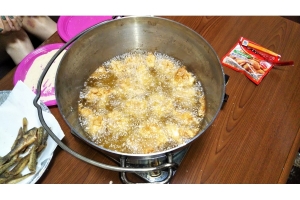 ダッチオーブンでから揚げパーティー